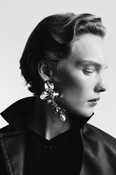 H&M Flower dangle earrings