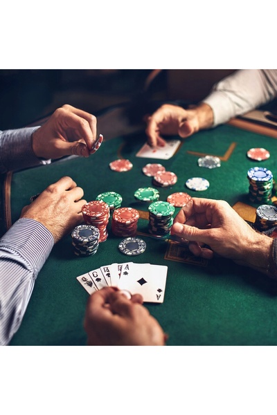 NO BRAND SET DE JOC POKER PREMIUM 300 JETE 2 PACHETE DE CĂRȚI + ZARURI + CUTIE