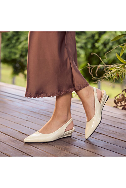 Platin Beige Patent Leather Women's Heeled Shoes