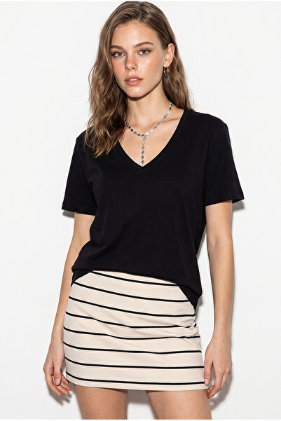 Bianco Lucci Women's 100% Cotton V-Neck Regular Fit T-Shirt 60382621