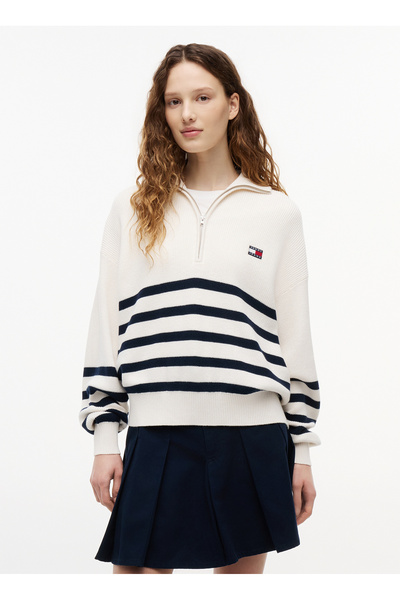 Tommy Jeans Ekru Kadın Balıkçı Yaka Çizgili Kazak DW0DW22928YBH