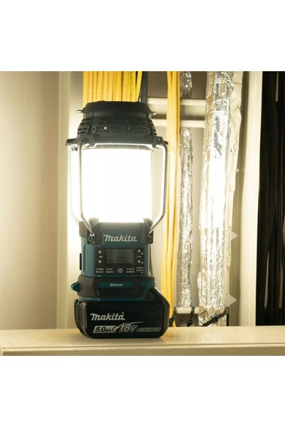 Makita RECEPTOARE RADIO LAMPA, LANTERNĂ 18V DMR056