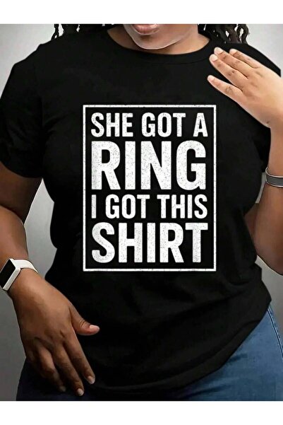 23ERVA تي شيرت برسومات سوداء مضحكة وبسيطة بتصميم "She A Ring And I Got This C...