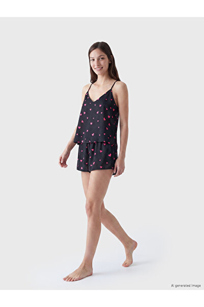 LC Waikiki Rmz Gi̇yi̇m Farkiyla Women's Satin Heart-Embellished Pajama Set wi...