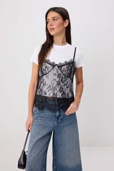 Trendyol Collection Ecru, simplu, croială normală, decolteu tip crew, cu dant...