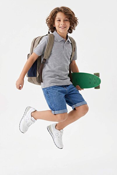 TRENDYOLKIDS Graues, schlichtes Strick-T-Shirt TKDSS24TS00022