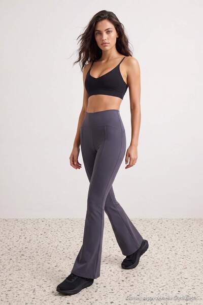 Trendyol Collection بنطلون رياضي محبوك بقصة واسعة/قصة سبانشول من أنثراسايت TH...