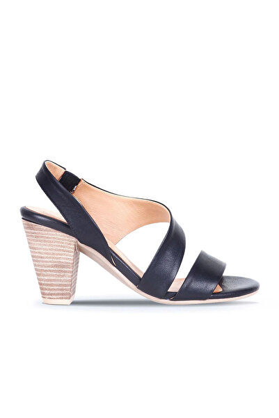 Bueno Shoes حذاء بكعب نسائي من الجلد الأسود 01ws6700