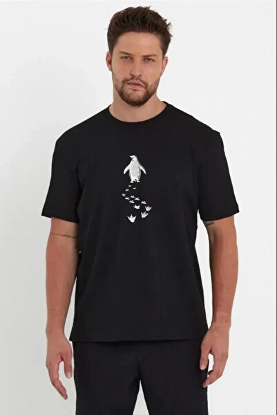 Generic Brand Men's Nihilist Penguin Themed Oversize Crew Neck T-Shirt - Black