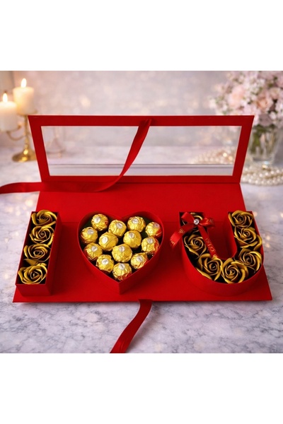 velve Pachet cadou I Love you, cu 11 trandafiri din sapun si 13 praline Ferre...