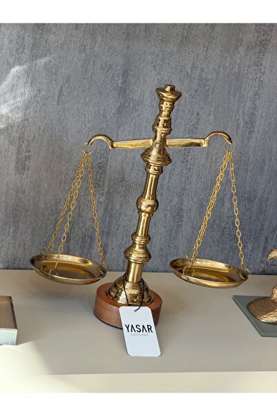 YASAR CONCEPT Veritas Pirinç Adalet Terazisi Antik Gold 24x28 Cm