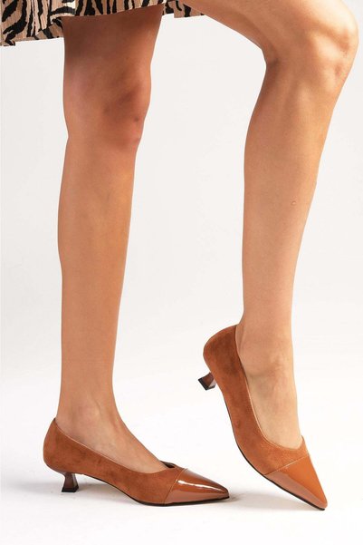 Mio Gusto Elenor Tan Color Patent Leather and Suede Combination Short Heeled Shoes