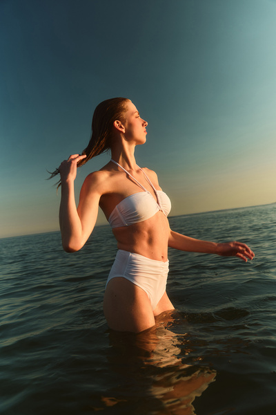 Açelya Okcu Premium Boyundan Bağlamalı İSİS Fit Kadın Bikini Üstü
