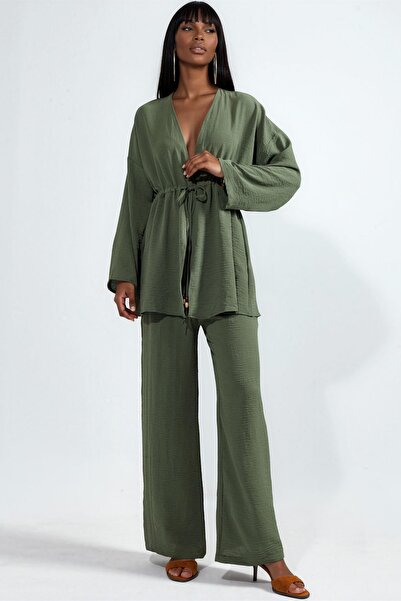 Hiccup Bdart Two-Piece Kimono and Wide-Leg Pants Set