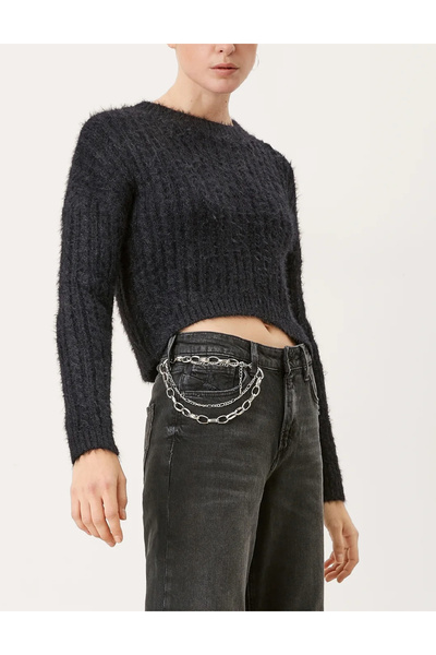 Evendi Pulover, Negru