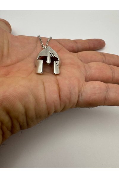 Herşey Nota Gladyatör Miğferi Figürlü Kolye – 60 cm Zincirli Zamak Kaplama Unisex Savaşçı Aksesuar
