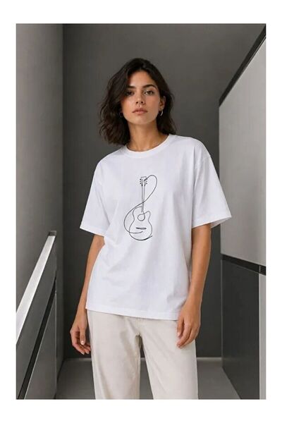 LC Waikiki تي شيرت NEVAVM Farklıly Minimal Guitar مطبوع عليه صورة جيتار، تي ش...