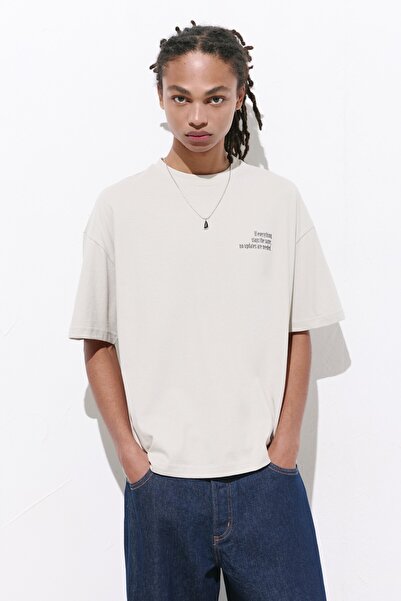 Pull & Bear Grafik el detaylı ve salaş tişört