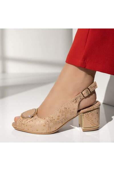 Modlet.ro Women's beige block-heeled sandals with decorative accessory MOD14239