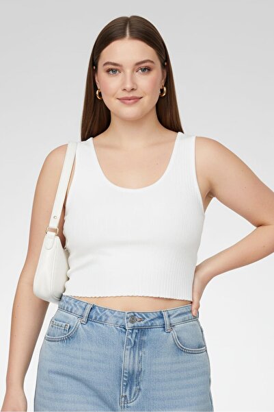 Don't Call Me Jennyfer Women V- Neck Sleeveless Solid Tank Top, White