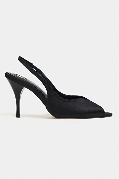 NİŞANTAŞI SHOES Γυναικεία παπούτσια με τακούνι Roxy σε μαύρο σατέν με λεπτομέ...