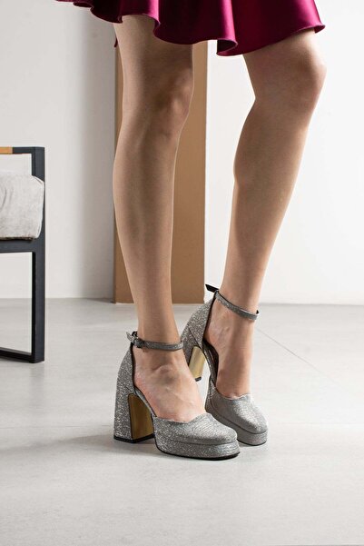 FS KOMBİN COLLECTİON Mayotte Women's Platinum Glitter Closed-Front Platform H...