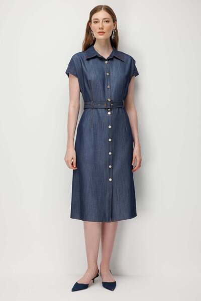 Ekol Önü Düğmeli Kemerli Elbise