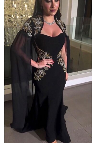 NALA FASHION A Long Dress with a Straight Cut That Exudes Confidence,