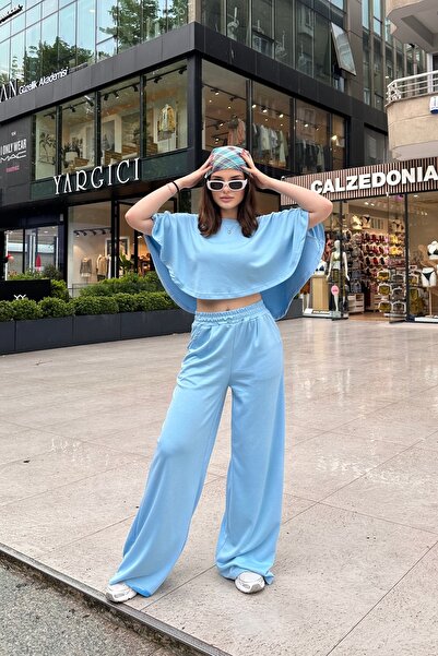 XELA Set of 2 - Crew Neck Bat Sleeve Comfortable Fit Crop Blouse and Pleated ...