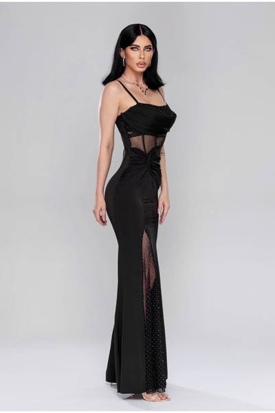 Pretty Elegant occasion dress with slit on the leg
