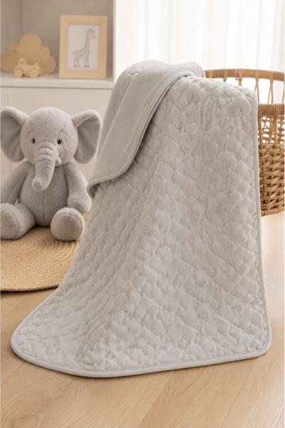 Pure Boutique Paturica bebe gri cu inimioare embosate 100x100 cm pufoasa moal...