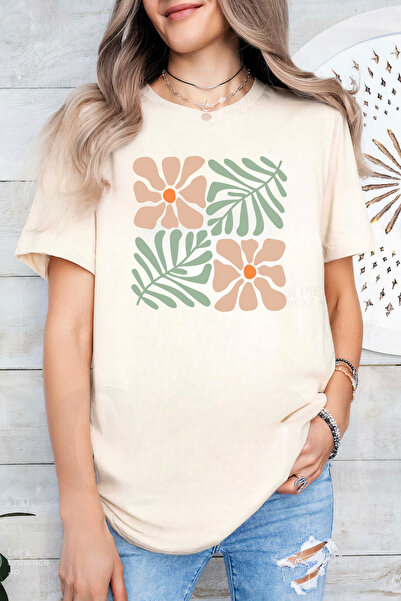 Sarah's Boutique Women's T-shirt – 100% cotton – Tropical Bloom