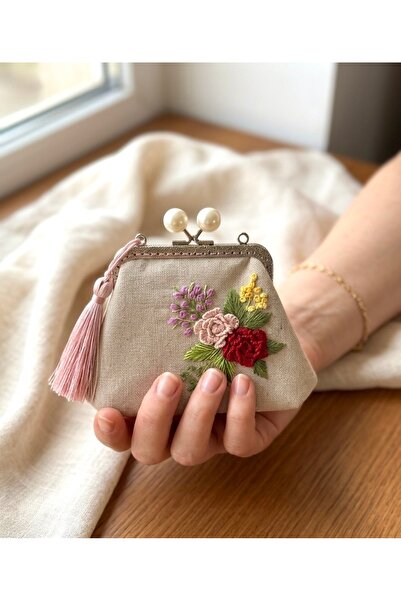 Home Mini Cüzdan 15x12 cm ölçülerinde, 3D Gül El nakışlı Keten Kumaş