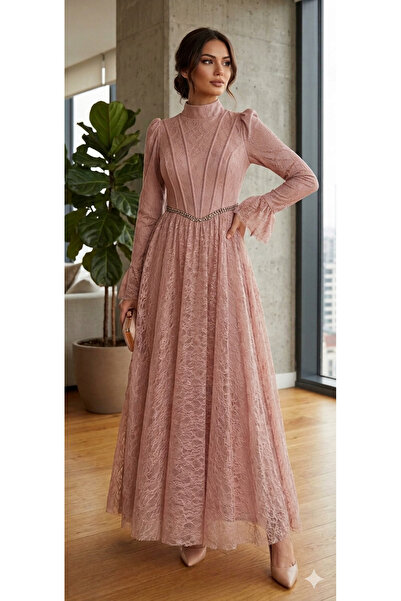 Hennin Stylish Evening Dress with Lace Detail 5194