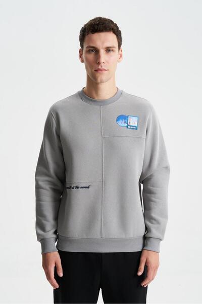 Arma Ar-Ma Men's Crew Neck Sweatshirt with Text Print, Pocketless, Regular Fi...