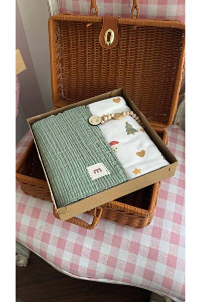 sunshine boutique15 Gift box - 2 كوفله بيج واخضر + مشبك لهايه