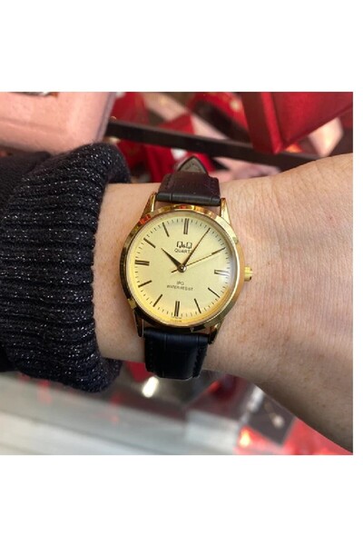 Q&Q Women's Wristwatch Vintage Design Leather Band 30mm Diameter