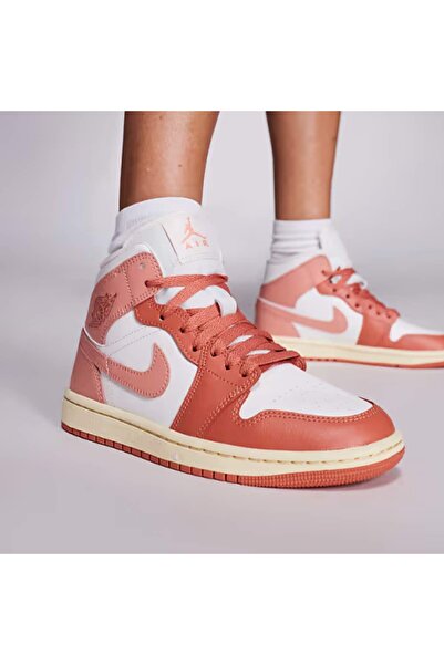 Nike حذاء كرة السلة الرياضي Air Jordan 1 Mid 'Madder Root' للجنسين 6472-180 (...