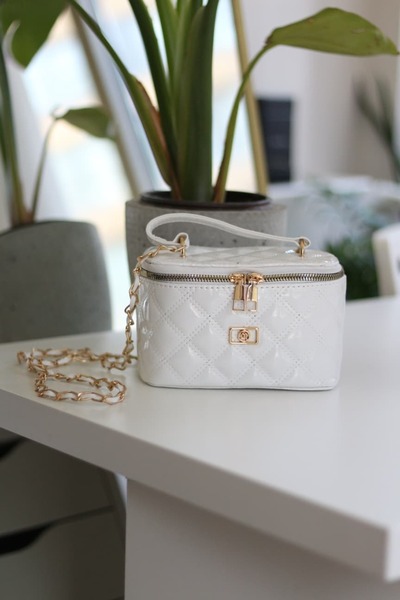Moom Bag Women's White Patent Leather Box Quilted Patterned Chain Strap Cross...