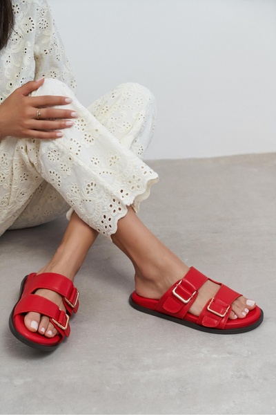 NİŞANTAŞI SHOES Larry Kırmızı Mat Çift Toka Detay Düz Taban Kadın Terlik