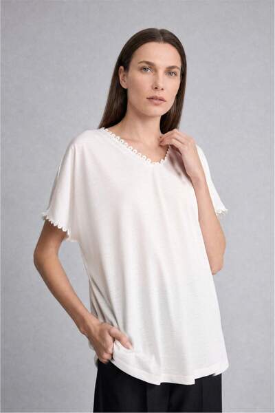 DeFacto V-Neck Short Sleeve Ecru T-Shirt H8387Ax26Hs