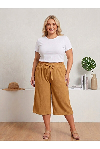 Temporium Women's Plus Size Wrinkled Fabric Wide Leg Elastic Waist Capri Pants