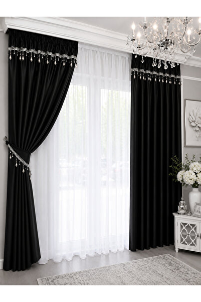 Liz Line Set doua draperii blackout, drapate cu ciucuri, accesorizate cu brid...
