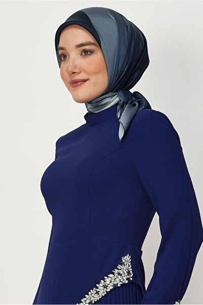 Alvina Carmen Scarf 8643