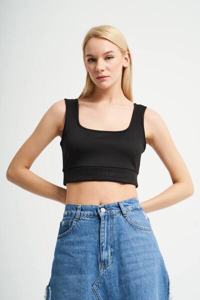 tw3 Women's Knitted Fabric Sleeveless Design Crop Top with Print Detail on th...