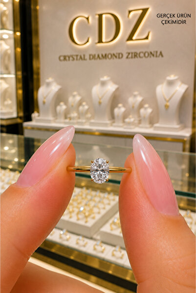 Crystal Diamond Zirconia Zarif ve kaliteli, kararmayan 0.99 karat oval montür...