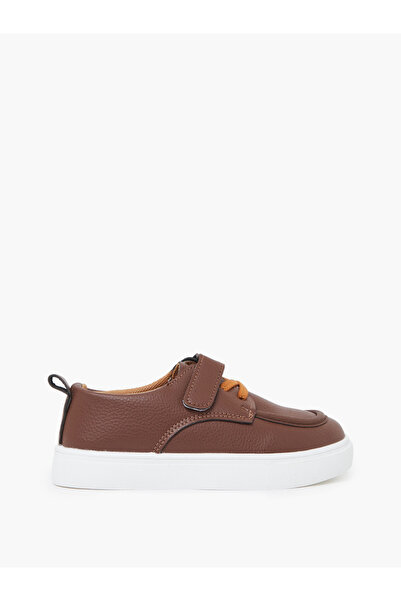 Styli Boys Velcro Detail Casual Shoes