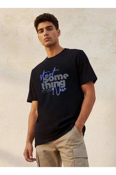 FAV Men Slim Fit Crew Neck Short Sleeves Slogan Print T-shirt