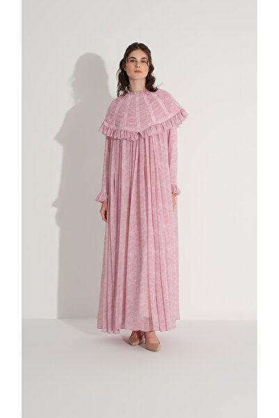 miha Hicran Önal Chiffon Dress with Attached Overlay Cape Pink