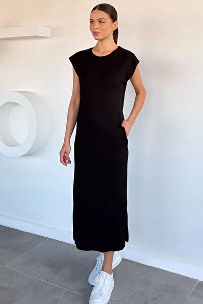 Aryena Black Women's Crew Neck Lycra Dress